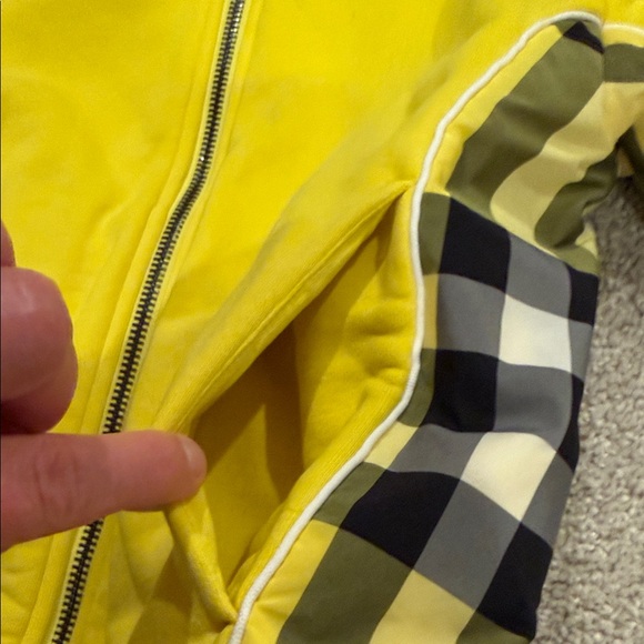 Burberry Yellow Kids Hoodie with Plaid Accents, size 8 - Picture 6 of 11